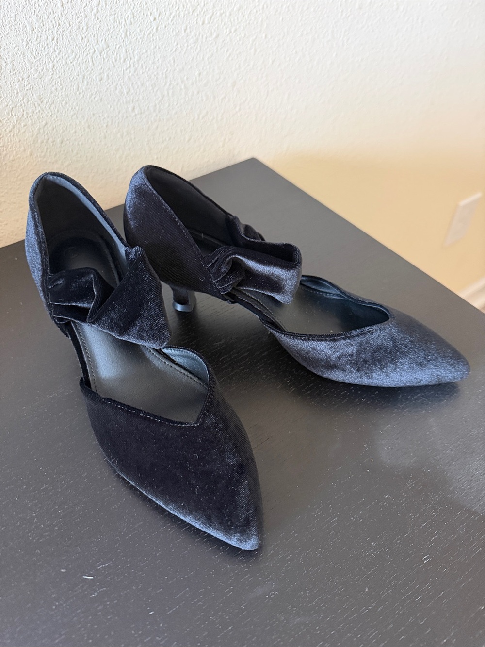 Velvet Pointed Toe Heels Size 8